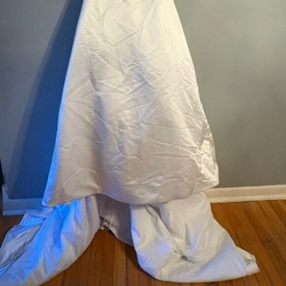 David’s Bridal Michaelangelo/T8589 Strapless Beaded Wedding Dress - Picture 2 of 10